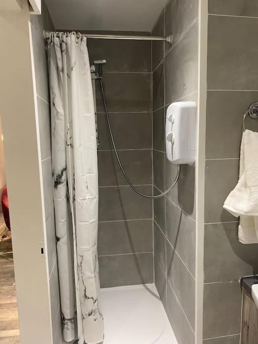 Cosy Studio Apartment Waterlooville Bagian luar foto