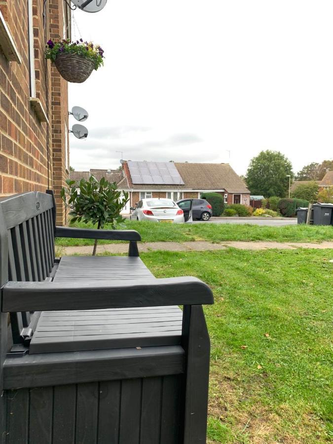 Cosy Studio Apartment Waterlooville Bagian luar foto