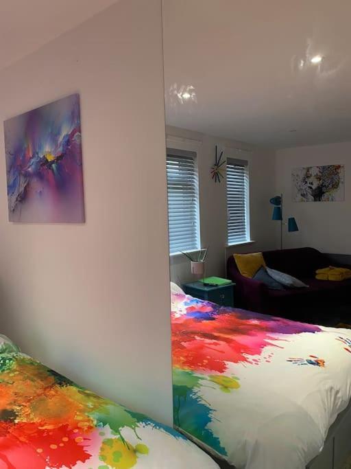 Cosy Studio Apartment Waterlooville Bagian luar foto