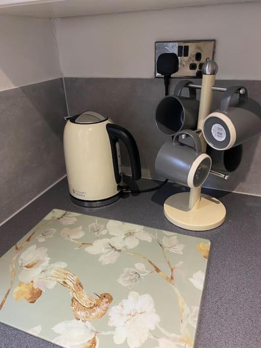 Cosy Studio Apartment Waterlooville Bagian luar foto
