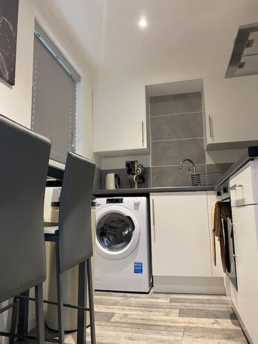 Cosy Studio Apartment Waterlooville Bagian luar foto
